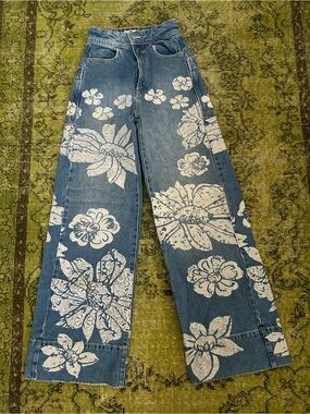 We The Free Blue Denim Wide-Leg Jeans with White Floral Print